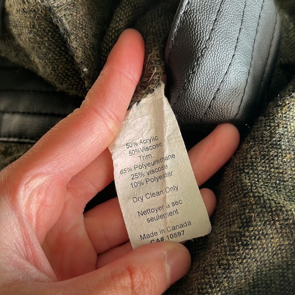 Dark Green Skirt with Pockets - Picture 4 of 5